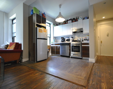 557 Franklin Ave - Photo Thumbnail 0