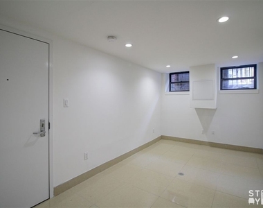 841 Kent Ave  - Photo Thumbnail 6