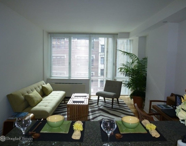 1510 Lexington Avenue - Photo Thumbnail 8