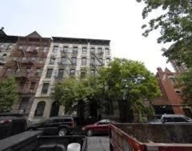 West 105th Street - Photo Thumbnail 0