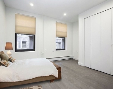 343 West 47th Street - Photo Thumbnail 3