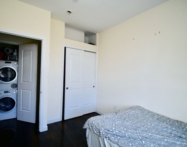 845 Manhattan Ave - Photo Thumbnail 2