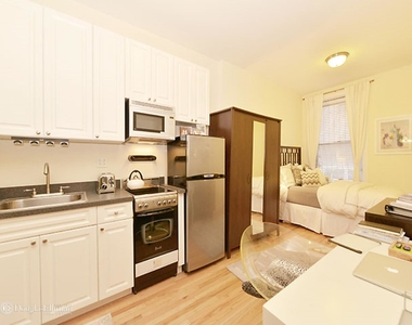 42 West 65th St - Photo Thumbnail 0