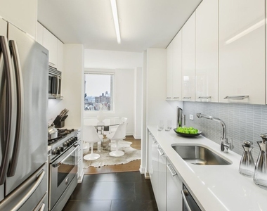 227 West 77-penthouse- 2 Month Free=central  Park Views - Photo Thumbnail 2