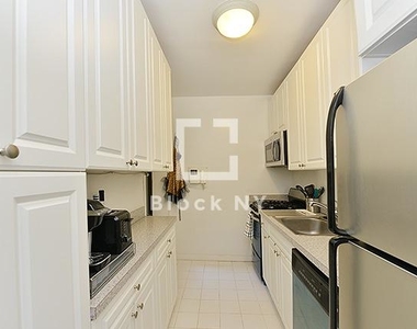 315 East 65th Street - Photo Thumbnail 2