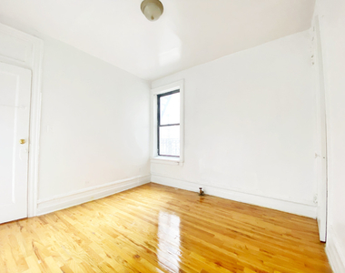 540 Manhattan Avenue - Photo Thumbnail 1