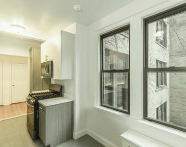 237 East 20th Street - Photo Thumbnail 3