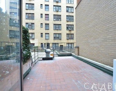 East 55th Street - Photo Thumbnail 12