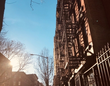 Charles Street & Hudson Street - Photo Thumbnail 8