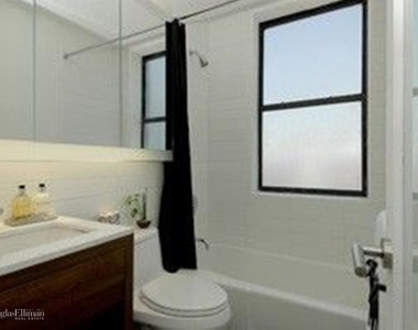 230 West 55th St - Photo Thumbnail 3