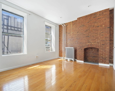 207 East 14th Street - Photo Thumbnail 2