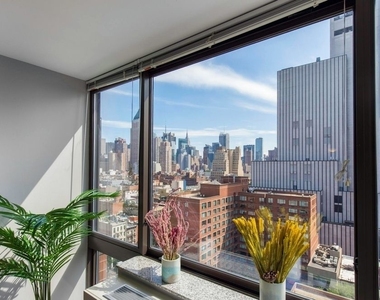 500 West 56th Street - Photo Thumbnail 4