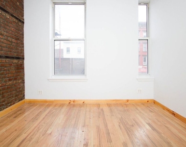 553 Grand St - Photo Thumbnail 3