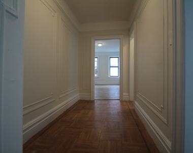 15 Magaw Place - Photo Thumbnail 3