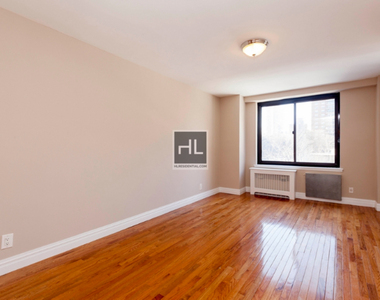 788 Columbus Avenue Unit 06T - Photo Thumbnail 1