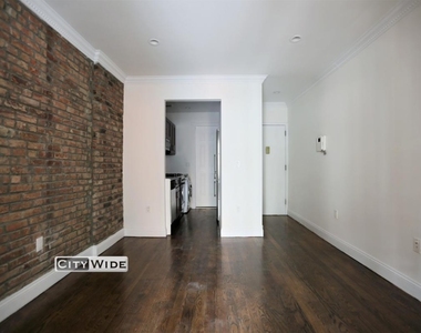 207 Mott - Photo Thumbnail 2