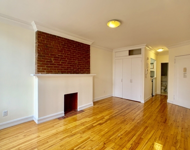 426 East 81st Street - Photo Thumbnail 1