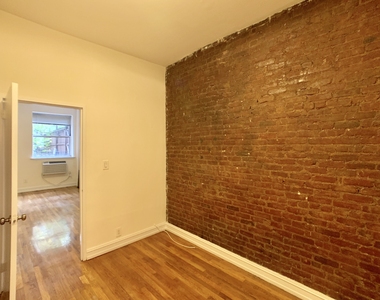 428 E 81st Street - Photo Thumbnail 2