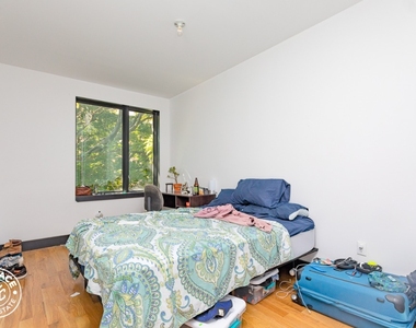 562 Park Pl - Photo Thumbnail 5