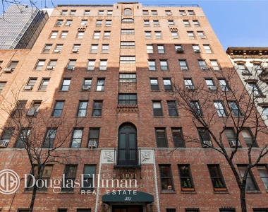 321 East 54th St - Photo Thumbnail 4