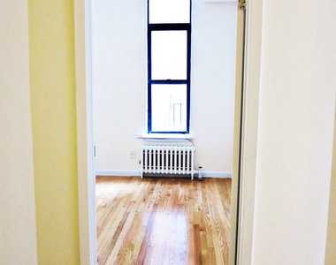 301 East 83rd Street - Photo Thumbnail 5