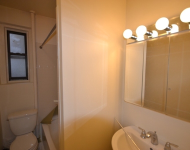 119-21 Metropolitan Ave - Photo Thumbnail 7