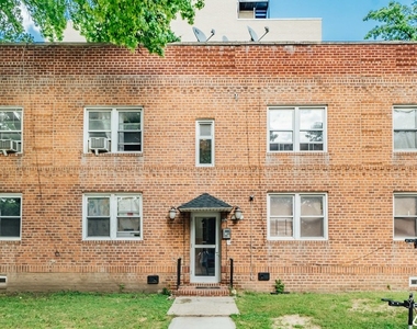 667 Brooklyn Ave - Photo Thumbnail 4