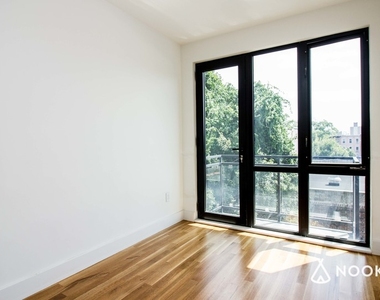 102 Somers St - Photo Thumbnail 8