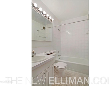 230 West 55th St - Photo Thumbnail 9