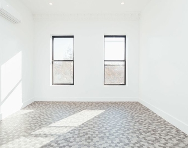 NO FEE 3BR/2BA Newly Renovated located in Prospect Heights near Pacific & 5th Avenue - Photo Thumbnail 3