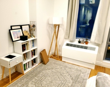 325 Kent Ave, Apt 1460 - Photo Thumbnail 2