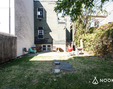 978 Metropolitan Ave - Photo Thumbnail 1