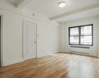 141 East 56th Street - Photo Thumbnail 4