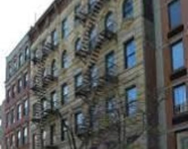 7th Street and 2nd Avenue - Photo Thumbnail 4