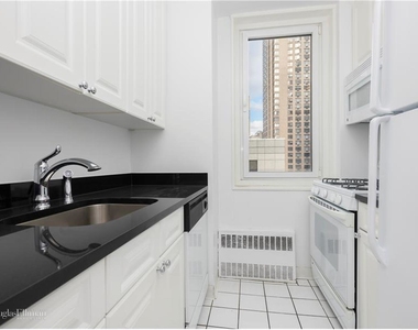 230 West 55th St - Photo Thumbnail 1