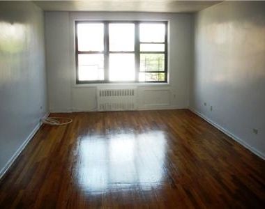 1BR on West 3rd Street - Photo Thumbnail 3