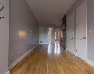 1020 Park Place - Photo Thumbnail 3