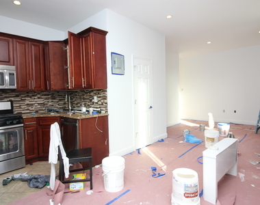 588 Throop Ave - Photo Thumbnail 5