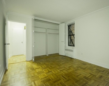 151 West 16th Street - Photo Thumbnail 8