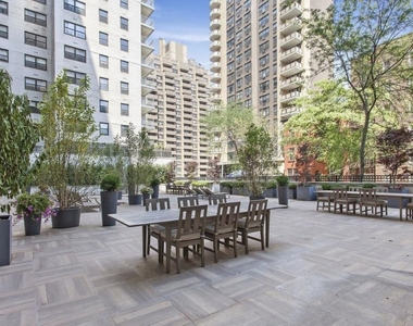 305 East 86th Street - Photo Thumbnail 8