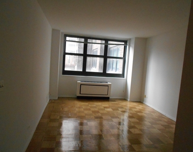 1BR on East 72nd Street - Photo Thumbnail 3