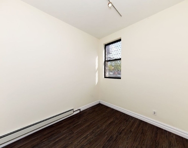 2BR on Grand Street - Photo Thumbnail 4