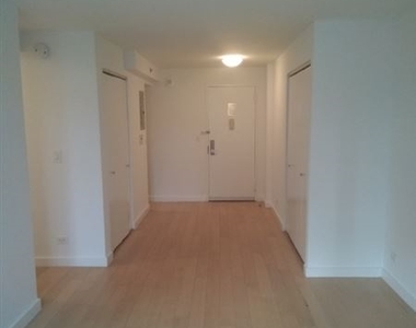 222 East 39th Street - Photo Thumbnail 1