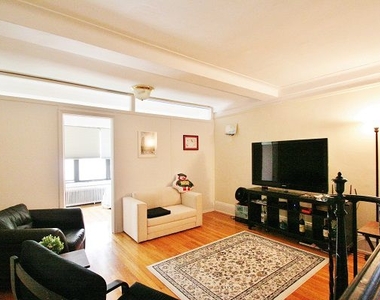 310 East 55th Street - Photo Thumbnail 0