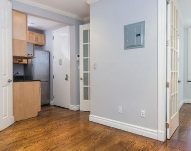 326 East 35th Street - Photo Thumbnail 1