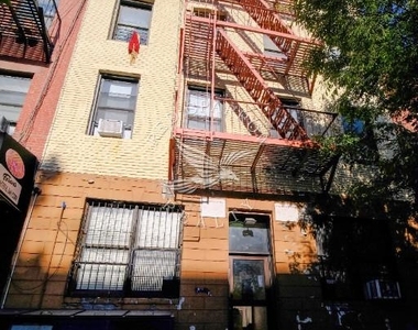 East 115th Street - Photo Thumbnail 5