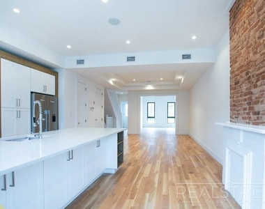 1128 Halsey St - Photo Thumbnail 1