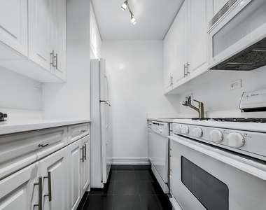 305 West 13th Street - Photo Thumbnail 1