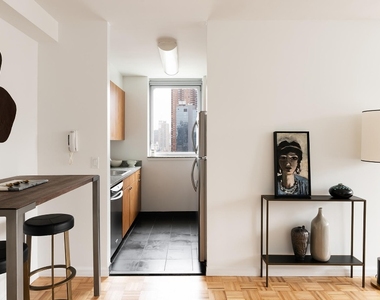 1 Bed Home Office Flex 3 - West 37th Street - Photo Thumbnail 1