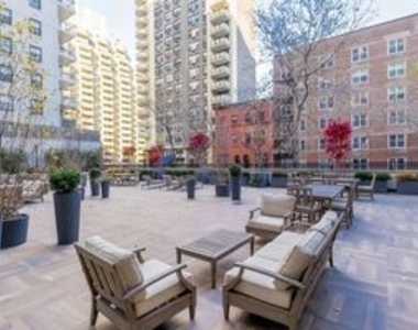 Yorkshire Towers, East 86th St - Photo Thumbnail 8